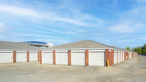 Devon Self Storage - 9273 - Bissonnet St - Photo 2