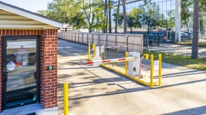 Devon Self Storage - 9274 - Veterans Memorial Dr - Photo 4