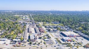 Devon Self Storage - 9275 - Gessner Rd - Photo 3