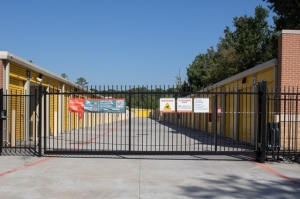 Public Storage - Conroe - 1040 Gladstell St - Photo 4