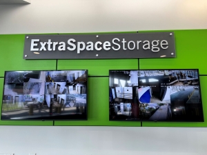 Extra Space Storage - 6551 - Mt Vernon - W 1st St - Photo 7