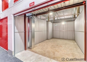 CubeSmart Self Storage- NY Elmhurst Grand Ave - Photo 6