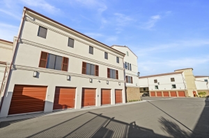 Extra Space Storage - 6302 - Santa Clarita - Valley Center Dr - Photo 4