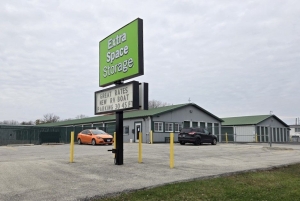 Extra Space Storage - 6698 - Beach Park - N Lewis Ave