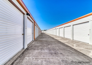 CubeSmart Self Storage TX Arlington Debbie Lane - Photo 3