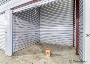 CubeSmart Self Storage TX Arlington Debbie Lane - Photo 4