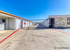 CubeSmart Self Storage TX Arlington Debbie Lane - Photo 8