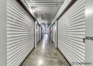 CubeSmart Self Storage TX Arlington Debbie Lane - Photo 3