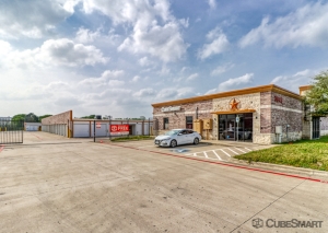 CubeSmart Self Storage TX Lancaster N Houston School Rd - Photo 4