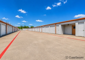 CubeSmart Self Storage TX Lancaster S Interstate 35 E - Photo 7