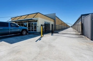Mini Mall Storage - Marrero - Photo 4