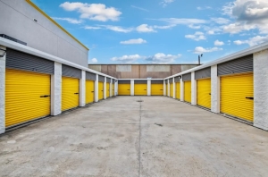 Mini Mall Storage - Metairie - 4009 N 1-10 - Photo 5