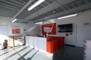 Public Storage - Conroe - 235 Interstate 45 N - Photo 3