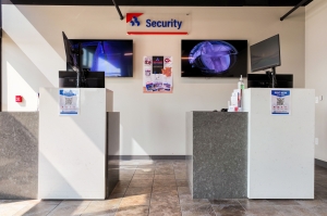 Devon Self Storage - 9181 - Eau Claire - Photo 2