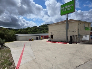 Extra Space Storage - 2238 - San Antonio - 27904 US Highway 281 N - Photo 7