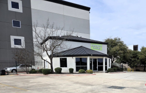 Extra Space Storage - 2226 - San Antonio - Encino Commons - Photo 6