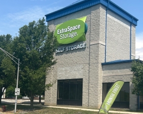 Extra Space Storage - 6686 - Chicago - W 105th St