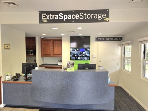 Extra Space Storage - 6696 - Southampton - Leecon Ct - Photo 3