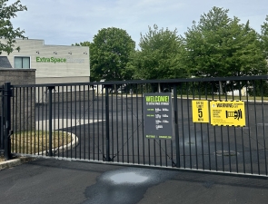 Extra Space Storage - 6696 - Southampton - Leecon Ct - Photo 4