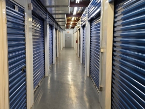 Extra Space Storage - 6690 - Tampa - 8323 W Hillsborough Ave - Photo 5