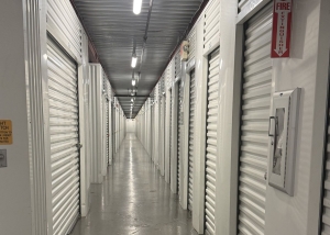 Extra Space Storage - 6695 - West Haven - Saw Mill Rd - Photo 5