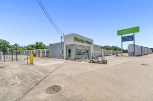Extra Space Storage - 6739 - Denton - Virginia Cir