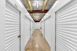 Extra Space Storage - 6739 - Denton - Virginia Cir - Photo 5