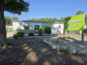 Extra Space Storage - 2091 - Middleboro - Everett St - Photo 3