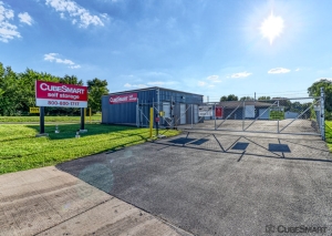 CubeSmart Self Storage IL Crest HIll Cedarwood Dr - Photo 6