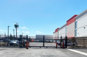 Public Storage - Santa Fe Springs - 13808 Imperial Hwy - Photo 3