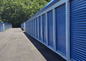 Extra Space Storage - 2214 - Seymour - Commerce Drive - Photo 4