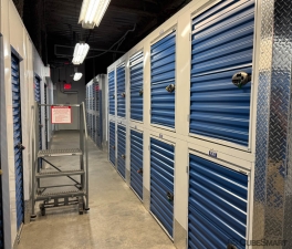 CubeSmart Self Storage NY Bronx Hollers Ave - Photo 7