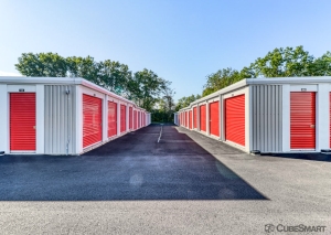 CubeSmart Self Storage CT Bloomfield Granby St - Photo 4