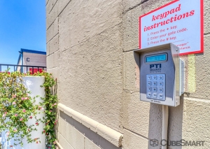 CubeSmart Self Storage - CA Visalia South Lovers Lane - Photo 4