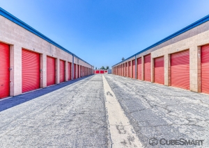 CubeSmart Self Storage - CA Visalia South Lovers Lane - Photo 4