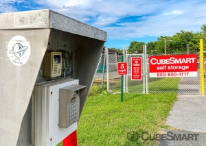 CubeSmart Self Storage - 7949 Fort Smallwood - MD - Photo 3