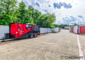 CubeSmart Self Storage - South Cockrell Hill Road - Photo 11