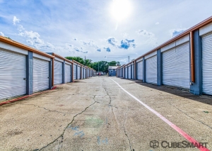 CubeSmart Self Storage - South Cockrell Hill Road - Photo 9