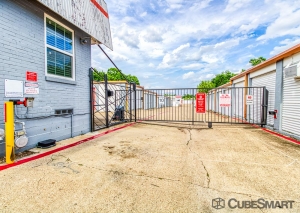 CubeSmart Self Storage - South Cockrell Hill Road - Photo 5