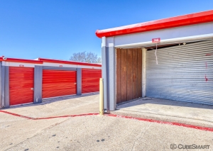 CubeSmart Self Storage - South Cockrell Hill Road - Photo 6