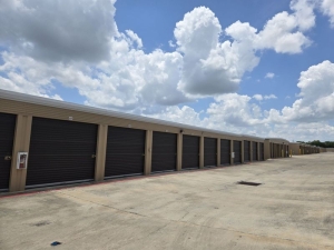 Extra Space Storage - 2251 - New Braunfels - FM 725 - Photo 2