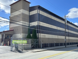 Extra Space Storage - 6861 - Woburn - Salem St