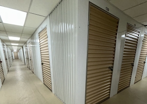 Extra Space Storage - 6861 - Woburn - Salem St - Photo 5