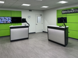 Extra Space Storage - 4278 - Lawrence - Essex St - Photo 3