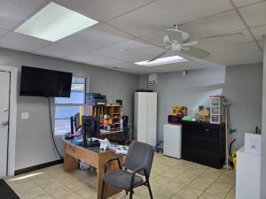 Extra Space Storage - 6806 - Fairview - Charlotte Hwy - Photo 3