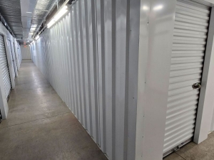 Extra Space Storage - 6807 - Hendersonville - Naples Rd - Photo 4