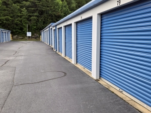 Extra Space Storage - 6807 - Hendersonville - Naples Rd - Photo 4