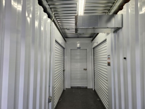 Extra Space Storage - 6811 - Charlotte - Statesville Rd - Photo 4