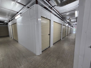 Extra Space Storage - 6876 - San Antonio - Mainland Dr - Photo 4