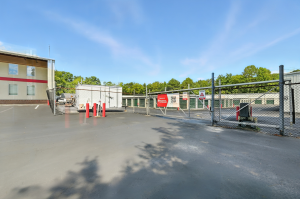 10 Federal Storage - W Broad St - Photo 5